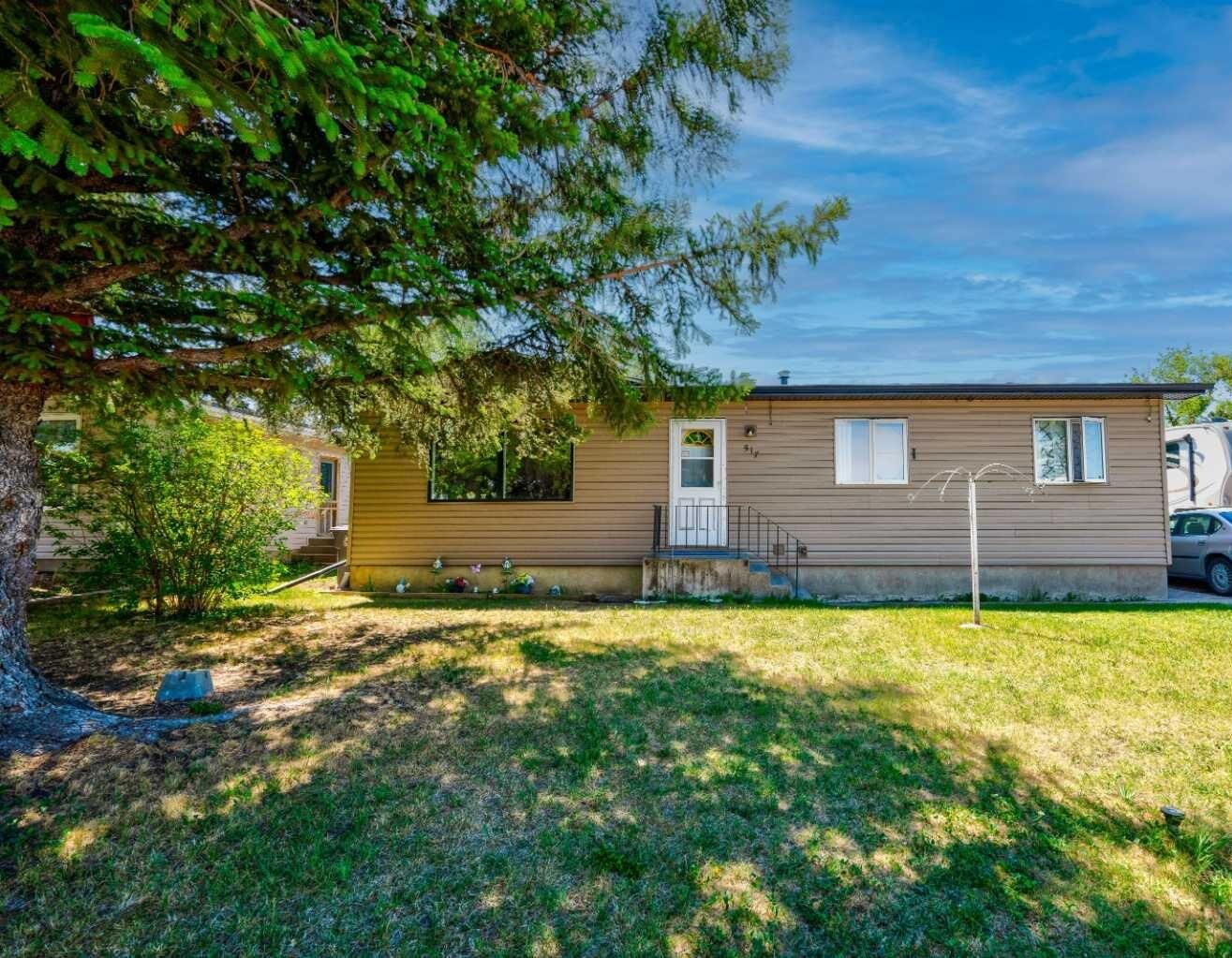 Property Photo: 517 55 Avenue W AB T0L 0T0