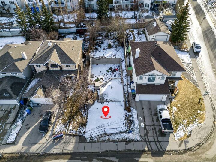 Property Photo: 10929 Hidden Valley Drive NW AB T3A 5V7
