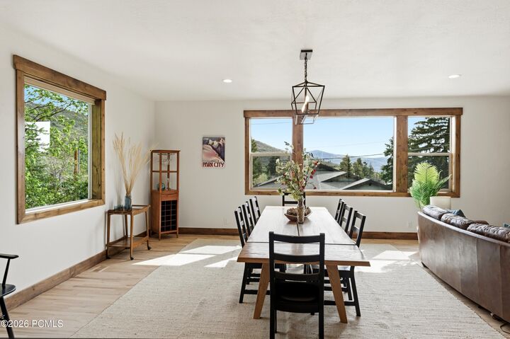 Property Photo:  210 Parkview Drive  UT 84098 