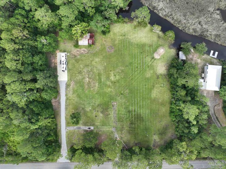 Property Photo:  7524 Petersen Pt Rd  FL 32583 