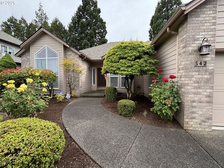 Property Photo: 542 Lakefair Pl N OR 97303