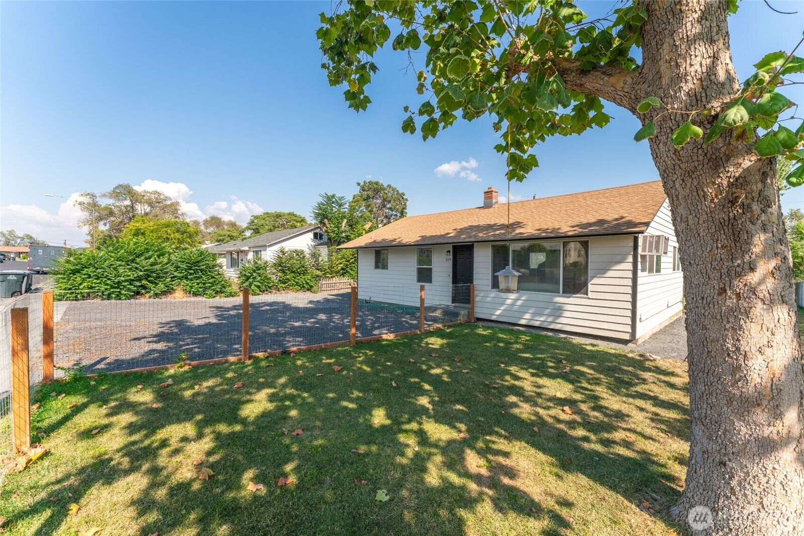 Property Photo: 519 N Clark Road WA 98837