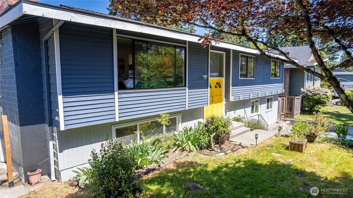 Property Photo: 2104 N 188th Street WA 98133