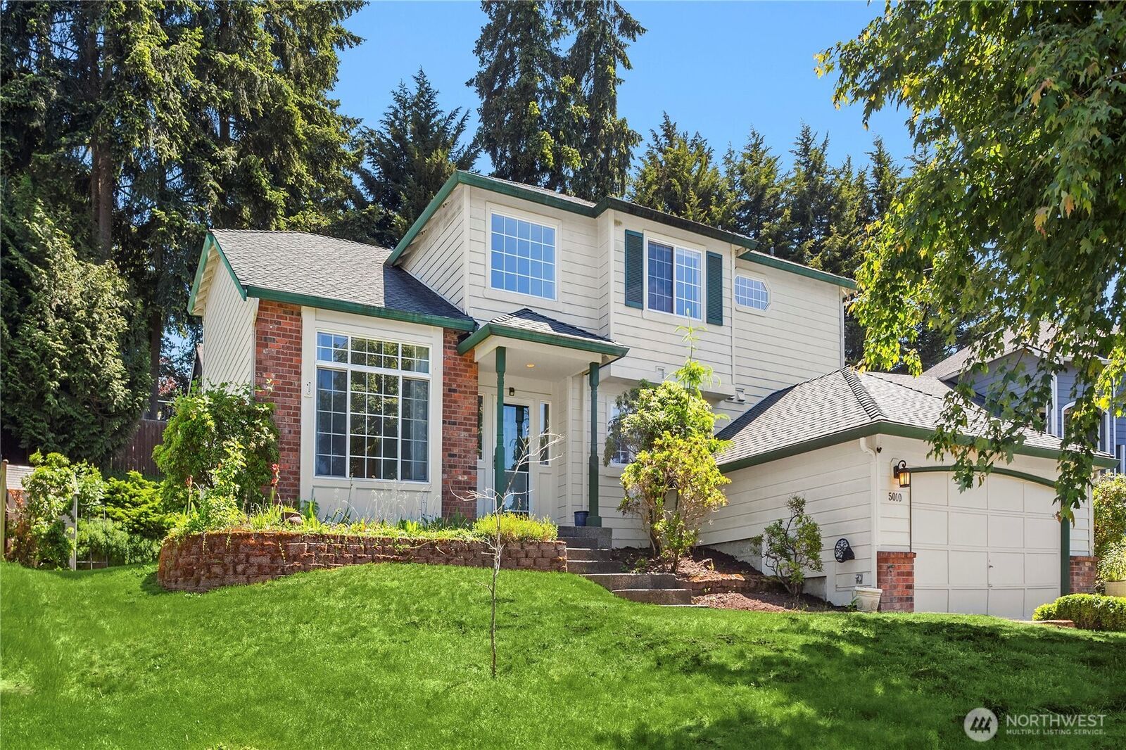 Property Photo:  5010  Highland Drive SE  WA 98092 