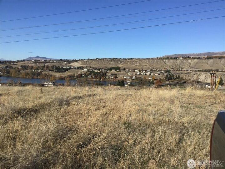 Property Photo: 2627 Malaga Alcoa Highway WA 98828