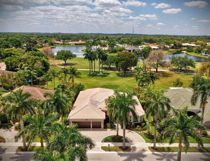 Property Photo:  2491 Eagle Run Drive  FL 33327 