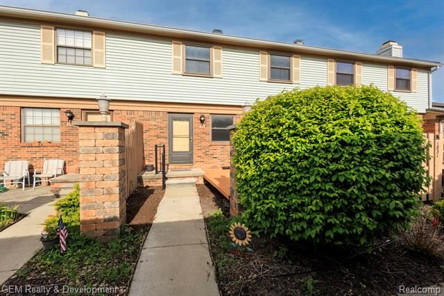 Property Photo:  1831 N Arbor Way Drive 16  MI 48188 