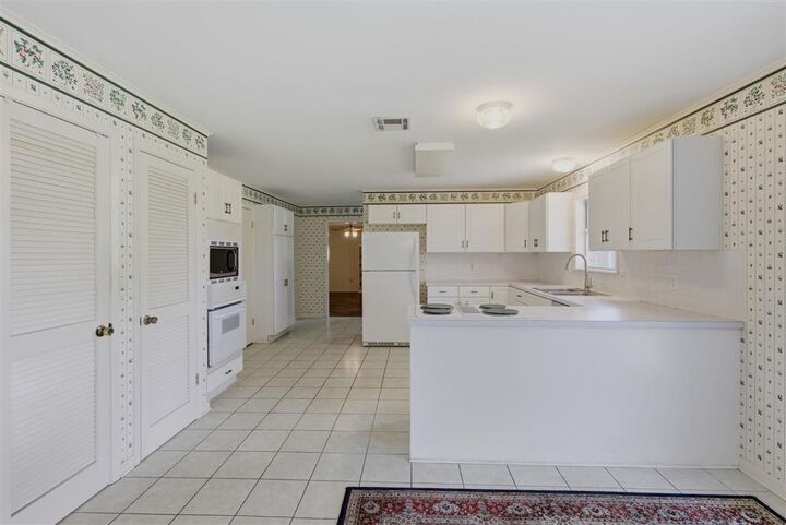 Property Photo:  727 Julius Street  LA 70605 