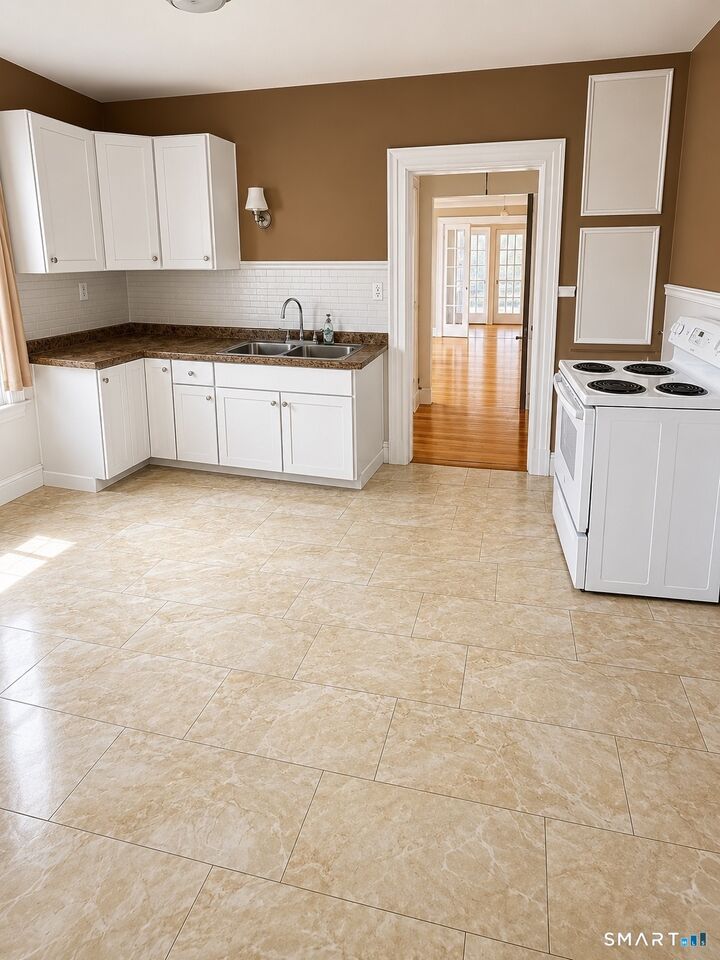Property Photo:  62 S Quaker Lane  CT 06119 