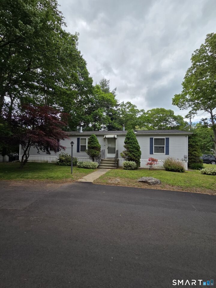 Property Photo: 40 Evergreen Park CT 06413