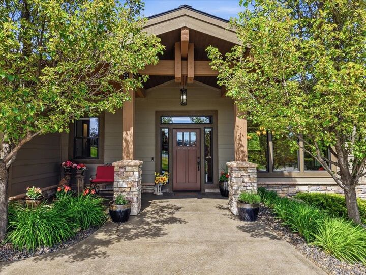 Property Photo:  350 S Legend Tree Dr  WA 99019 