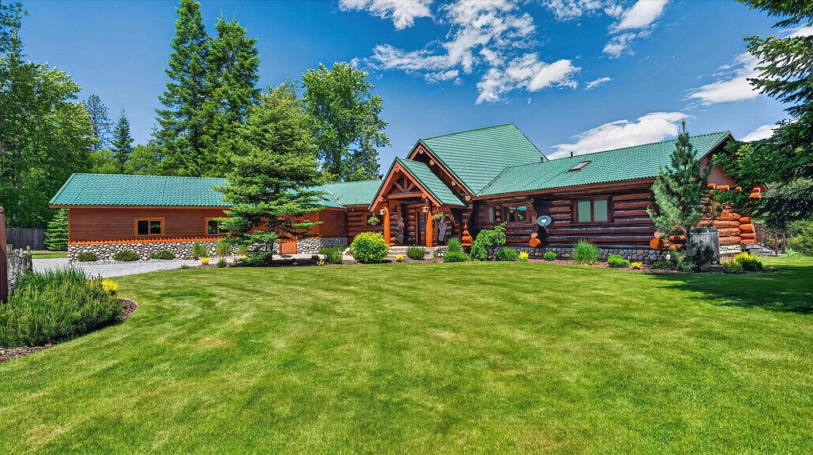 Property Photo:  1112 Stanley Dr  WA 99156 