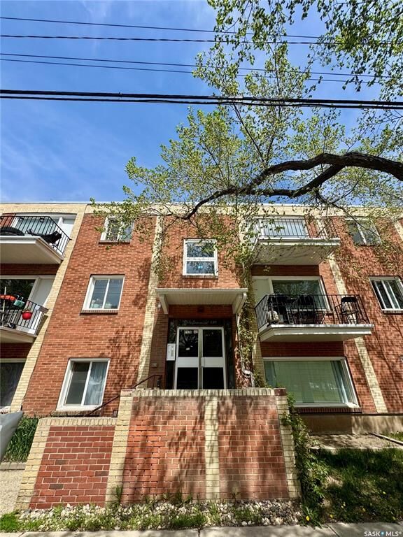 Property Photo: 2320 13th Avenue 11 SK S4V 0V7