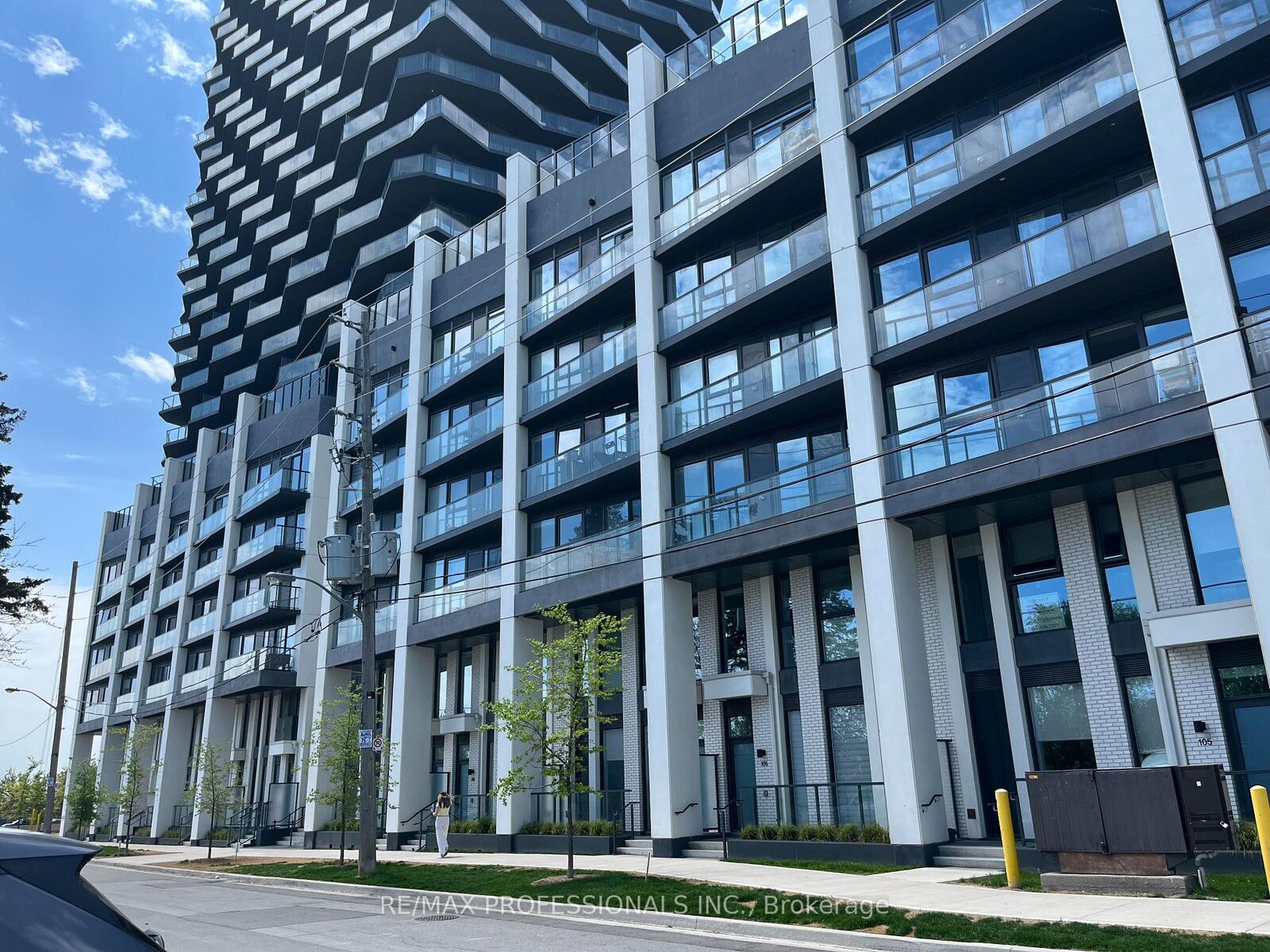 Property Photo: 36 Zorra Street 3009 ON M8Z 0G5
