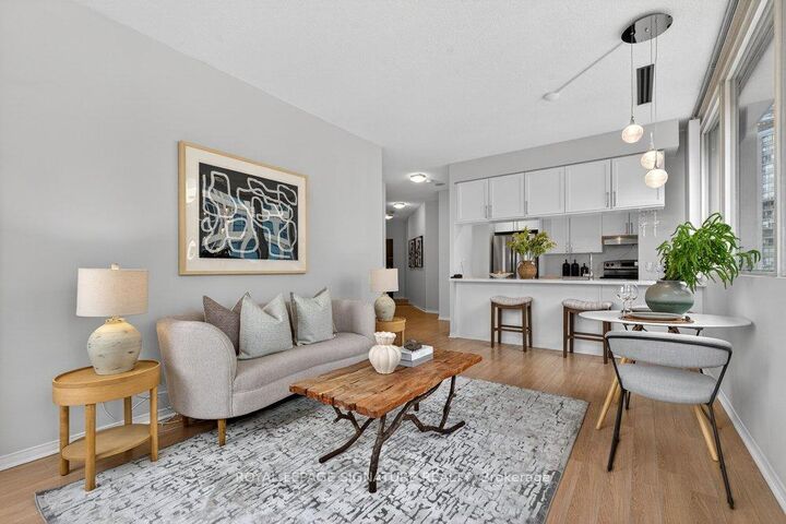 Property Photo:  555 Yonge Street 707  ON M4Y 3A6 