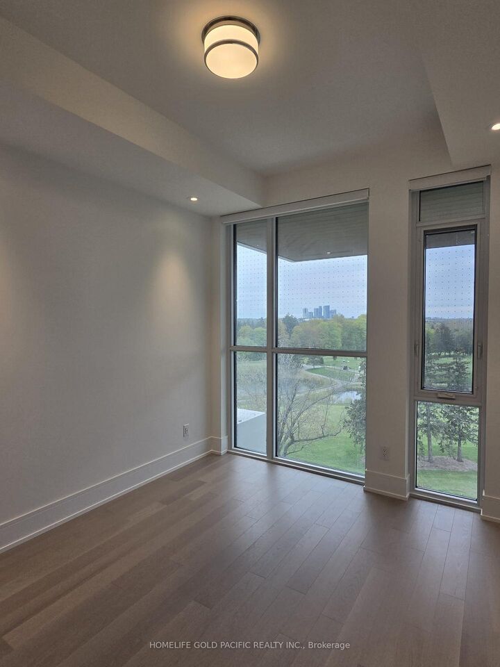 Property Photo: 399 Royal Orchard Boulevard 519 ON L3T 0H3