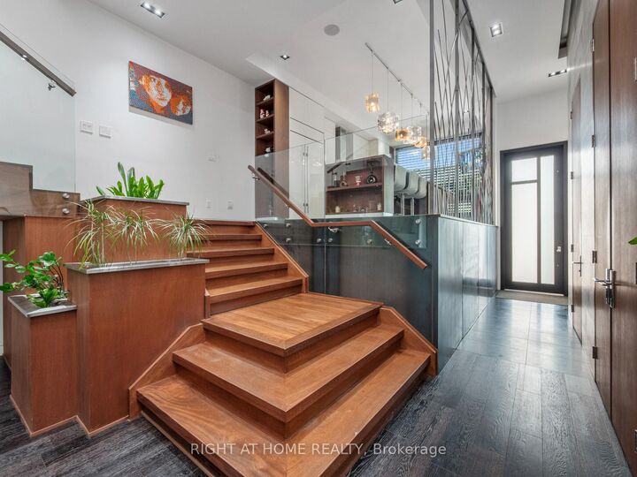 Property Photo:  336 Melrose Avenue  ON M5M 1Z4 