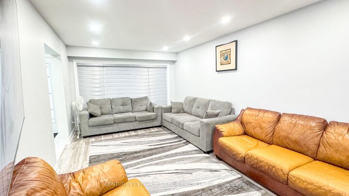 Property Photo: 7 Dalraith Crescent ON L6T 2X4