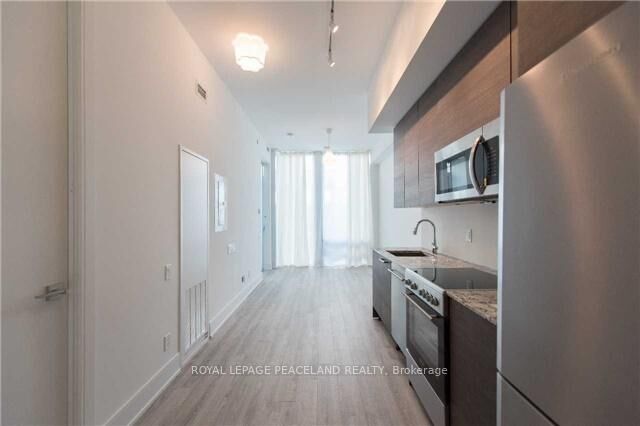 Property Photo: 28 Wellesley Street E 3604 ON M4Y 0C4