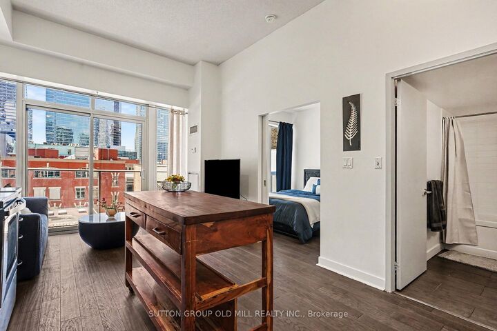 Property Photo: 126 Simcoe Street 713 ON M5H 4E6