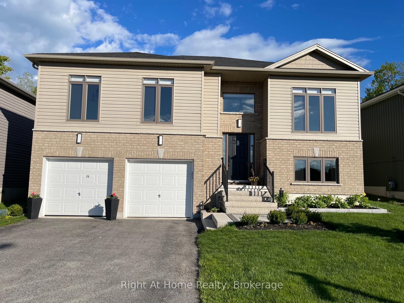 Property Photo: 23 Ralph Dalton Boulevard ON L0K 2A0
