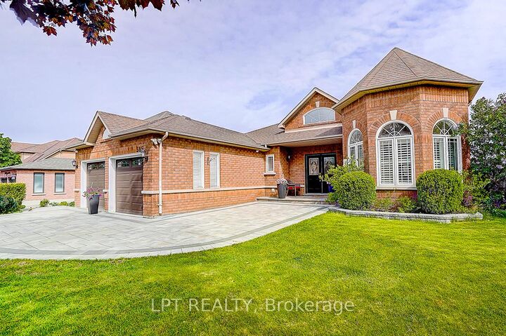 Property Photo: 585 Holgate Circle ON L3X 1V8