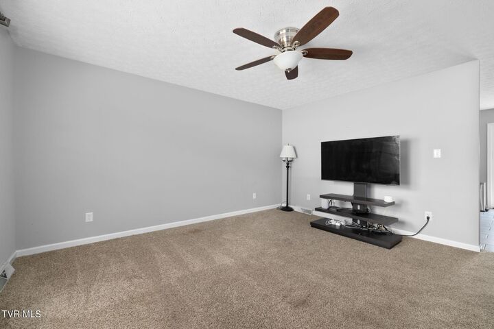Property Photo: 906 Locklaine Drive TN 37601