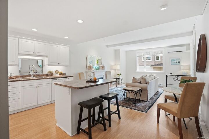 Property Photo:  193 Second Ave W #101  BC V9K 2N5 