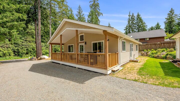 Property Photo: 3307 Kentwood Rd BC V9N 9R2