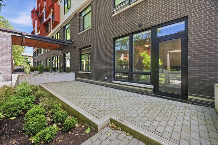 Property Photo: 629 Speed Ave #101 BC V8Z 1A5