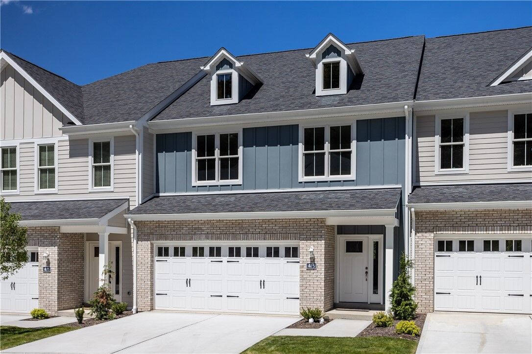 Property Photo:  413 Walnut Ct  PA 15237 