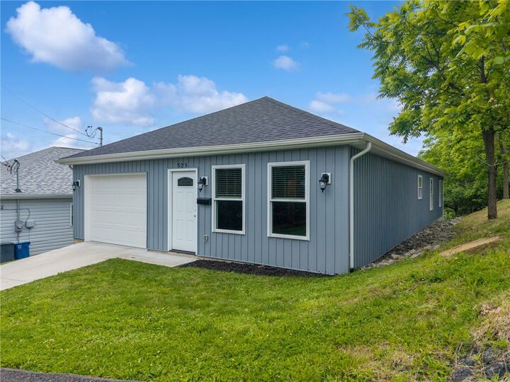 Property Photo:  529 Weston Way  PA 15220 