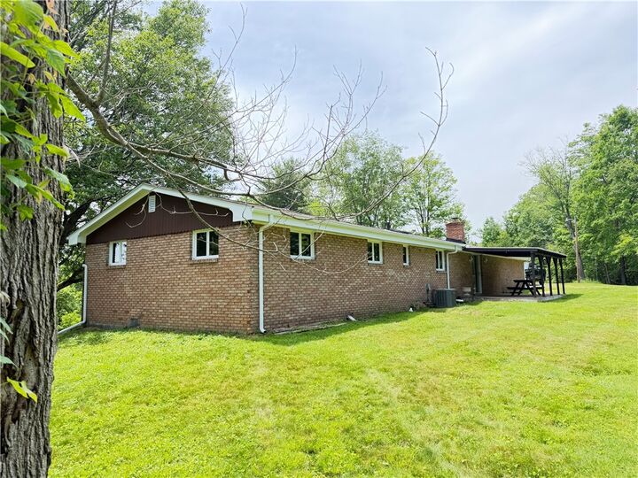 Property Photo:  207 Munntown Rd.  PA 15330 
