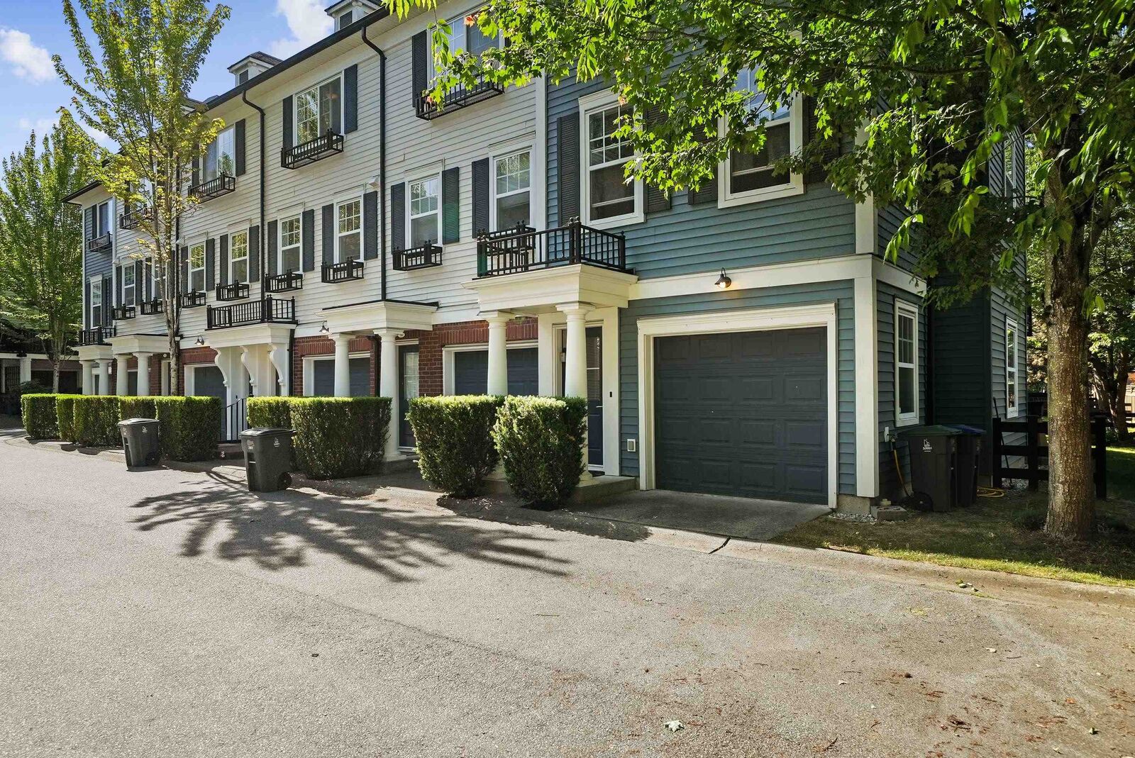 Photo de la propriété:  18983 72A Avenue 91  BC V4N 1A5 