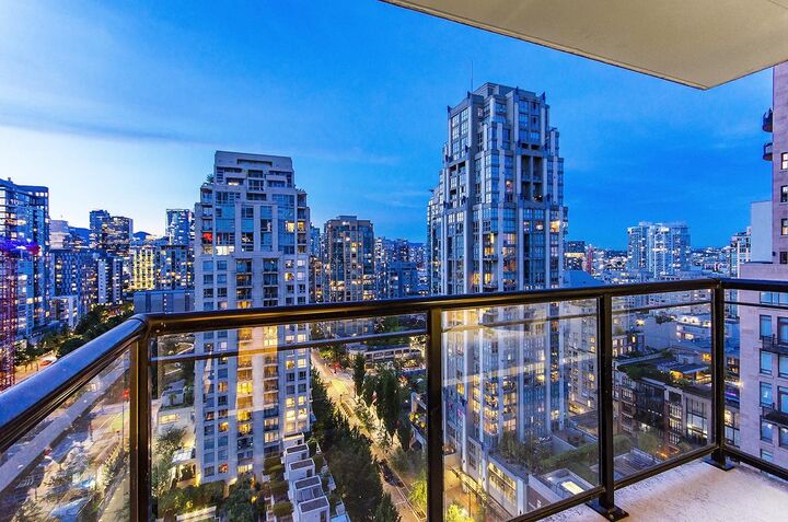 Property Photo:  1295 Richards Street 2002  BC V6B 1B7 