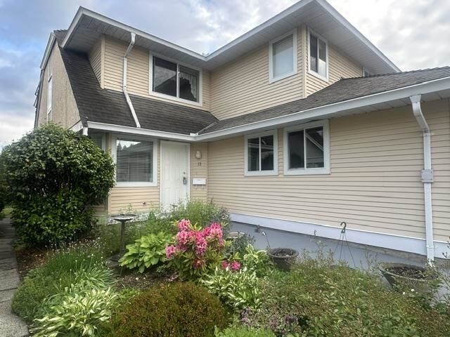 Property Photo: 2475 Emerson Street 12 BC V2T 4W5