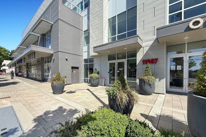 Property Photo: 11967 80 Avenue 1206 BC V4C 0E2