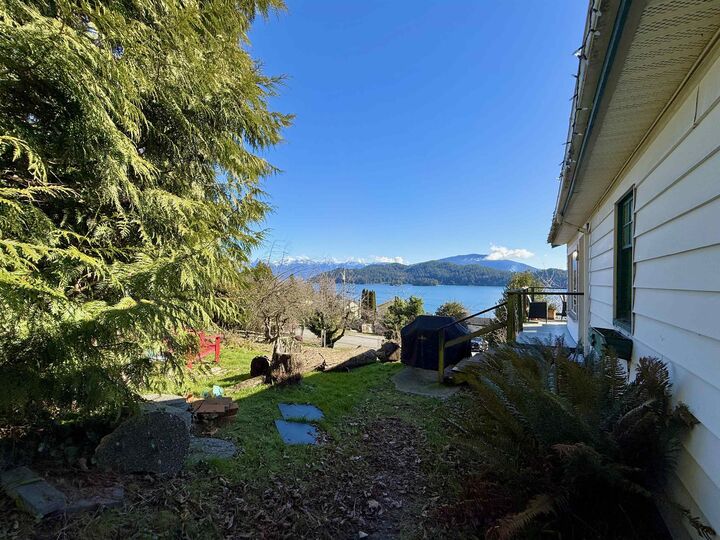 Property Photo:  609 Glen Road  BC V0N 1V9 