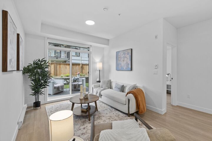 Property Photo: 33820 South Fraser Way 512 BC V2S 2C5