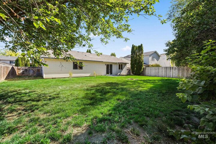 Property Photo:  534 W. Mulberry Loop  ID 83686 