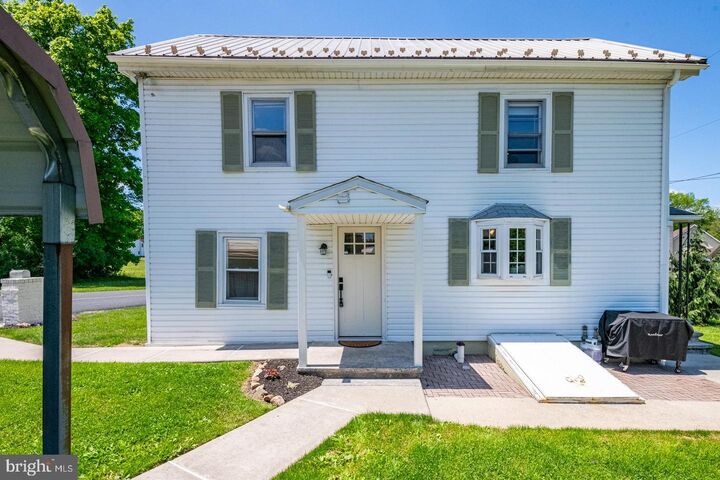 Property Photo:  20 Natures Road  PA 17963 