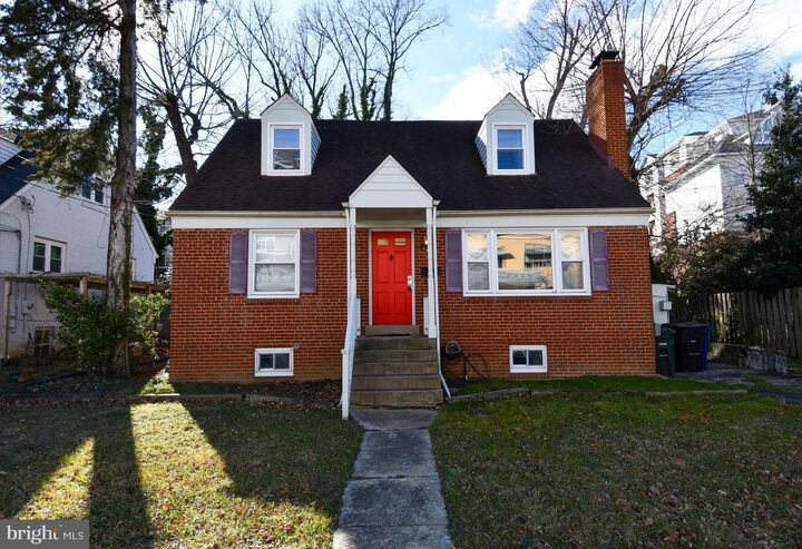 Property Photo: 1316 S Dinwiddie Street VA 22206