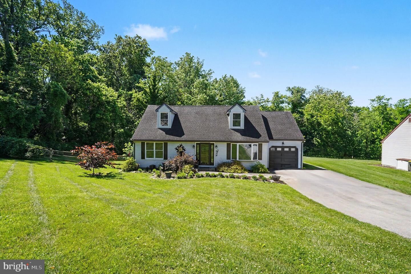 Property Photo:  820 Kiamensi Road  DE 19804 