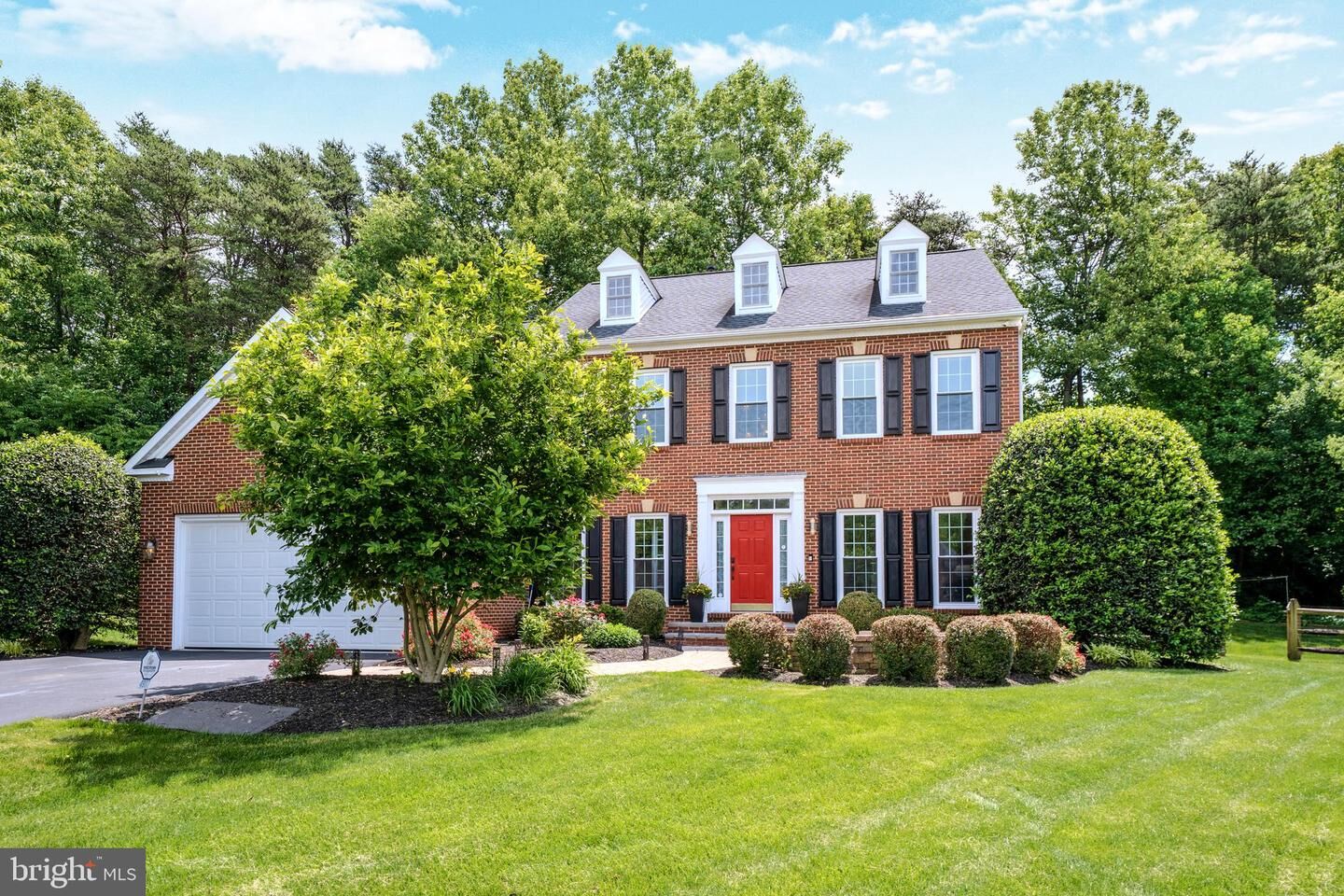 Property Photo: 4907 Elsa Court VA 22030