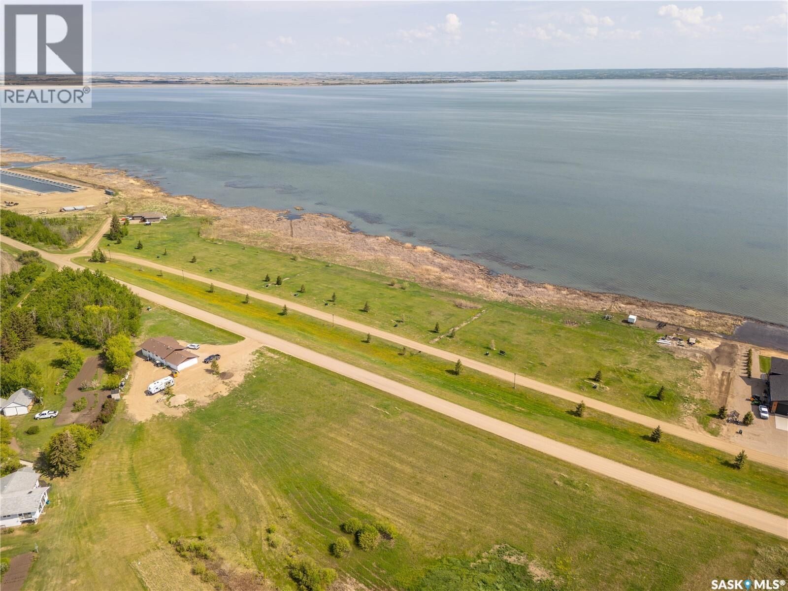 Property Photo:  690 Lakeshore Drive  SK S0M 1X0 