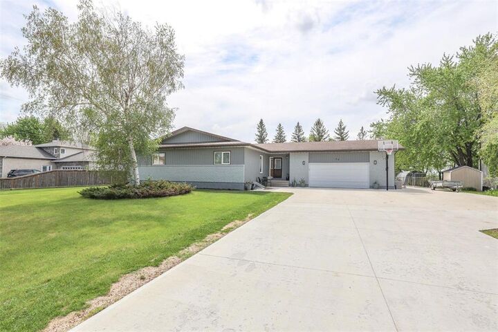 Property Photo:  74 Larch Bay  MB R5N 0J4 