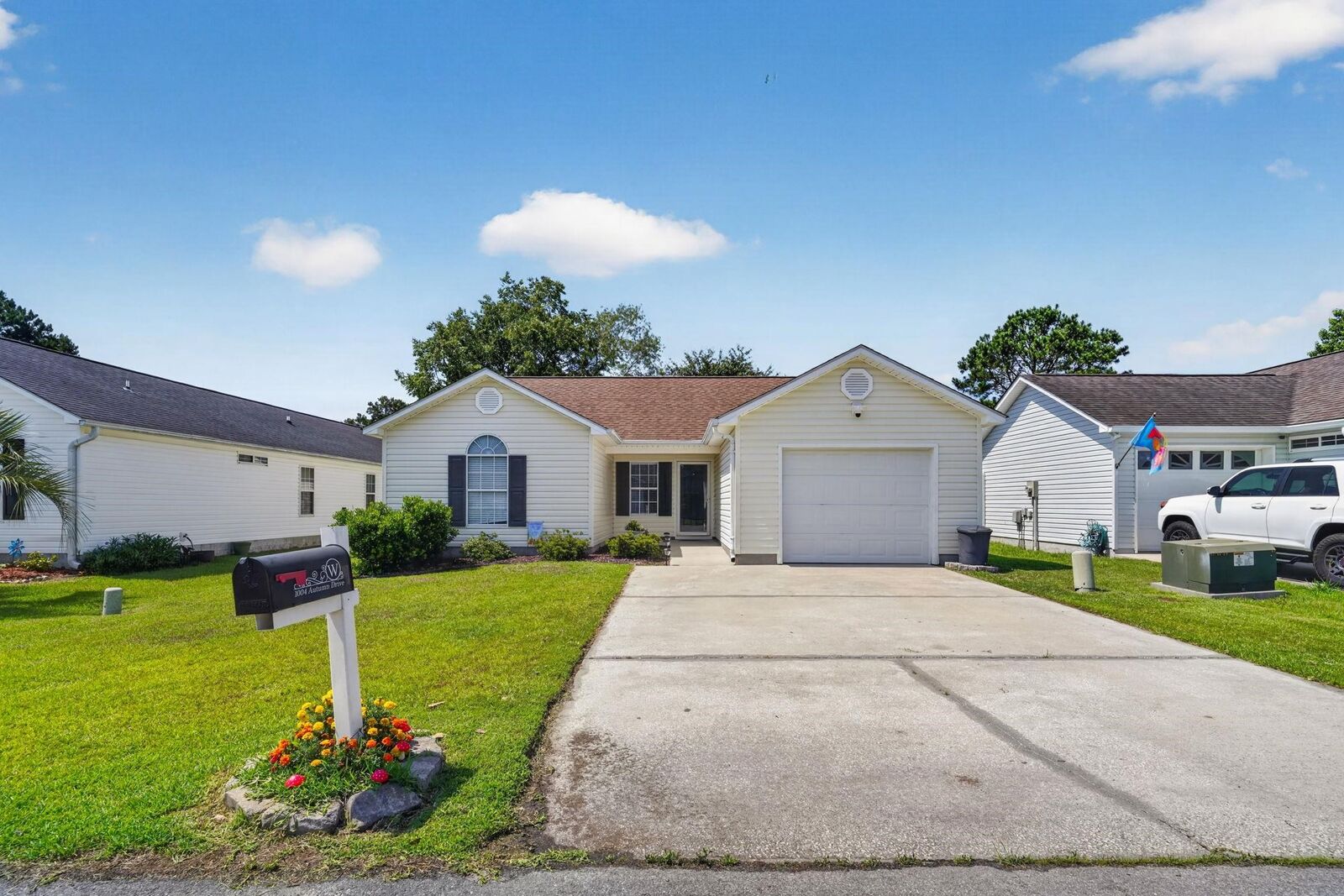Property Photo:  1004 Autumn Dr.  SC 29576 