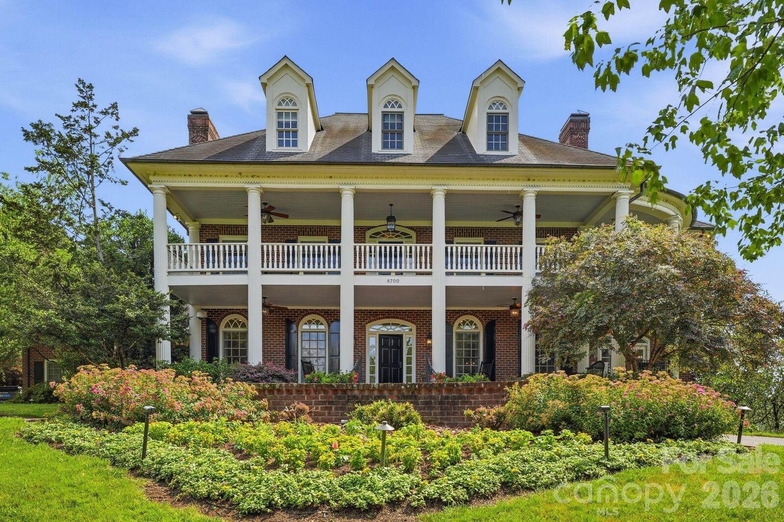 Property Photo:  8700 Challis Farm Road  NC 28226 