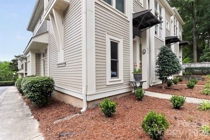 Property Photo:  1073 Park West Drive  NC 28209 