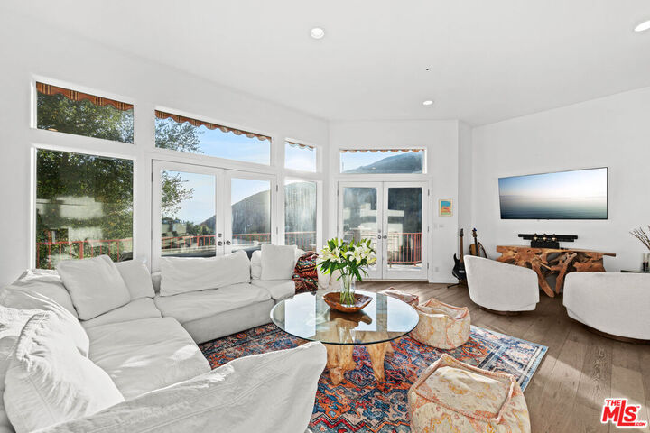 Property Photo:  4345 Escondido Trl  CA 90265 